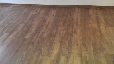 DLW Sacala 55 Vinyl Boden mit Sockelleisten